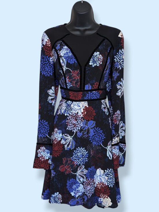 Guess Dresses & Skirts - Guess Marinda Floral Print Dress